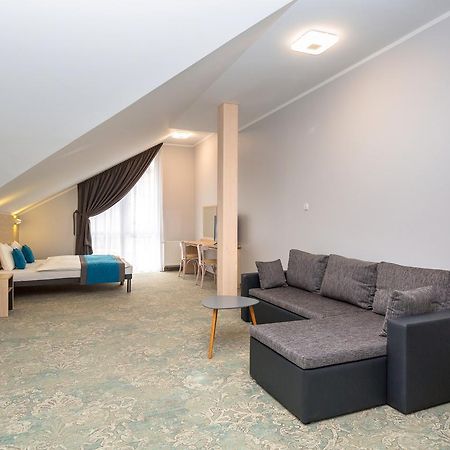 Hotel Vela Tczew Buitenkant foto
