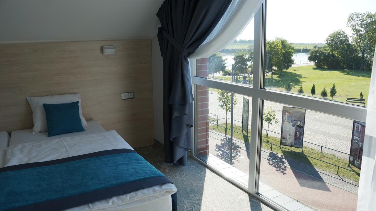 Hotel Vela Tczew Buitenkant foto