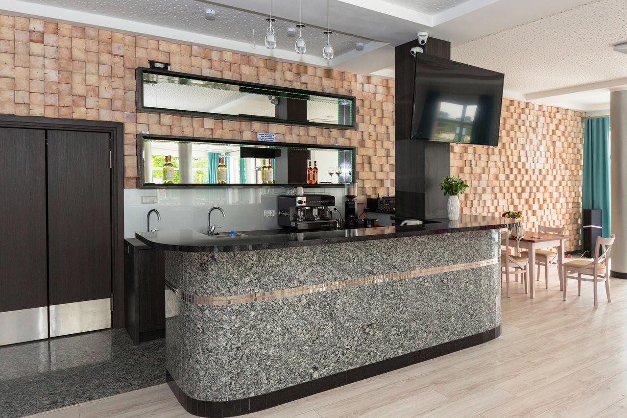 Hotel Vela Tczew Buitenkant foto