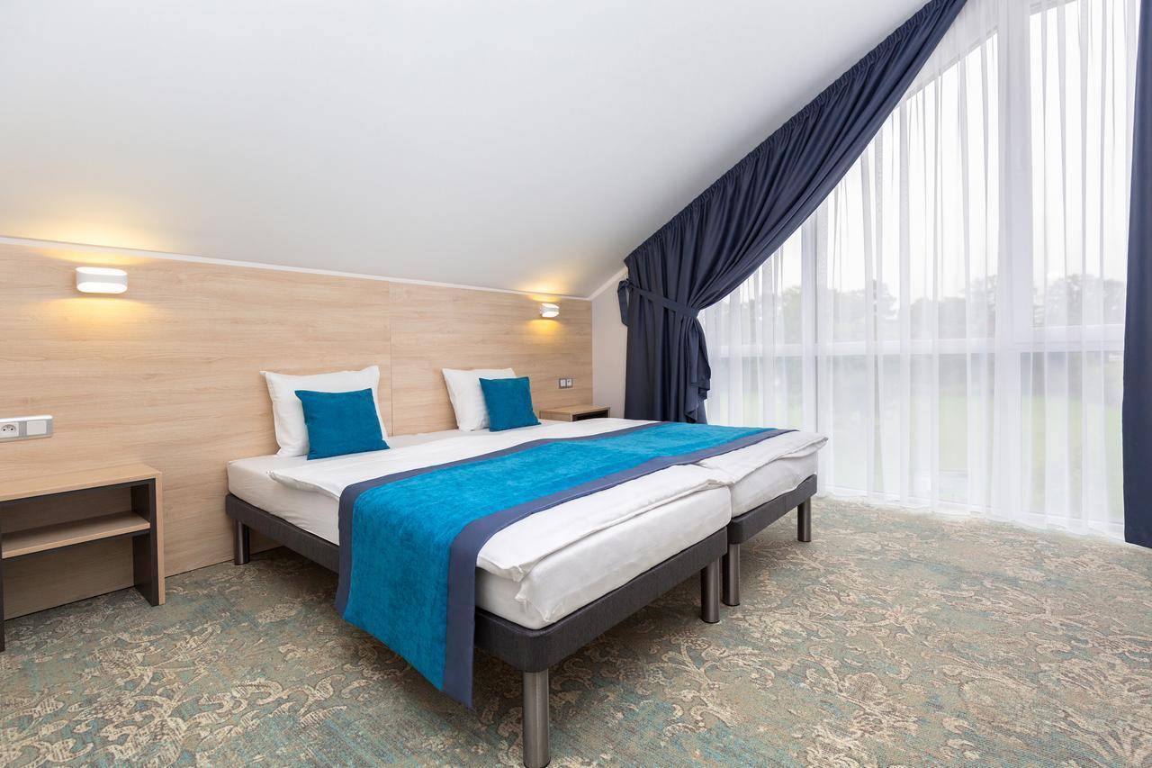 Hotel Vela Tczew Buitenkant foto