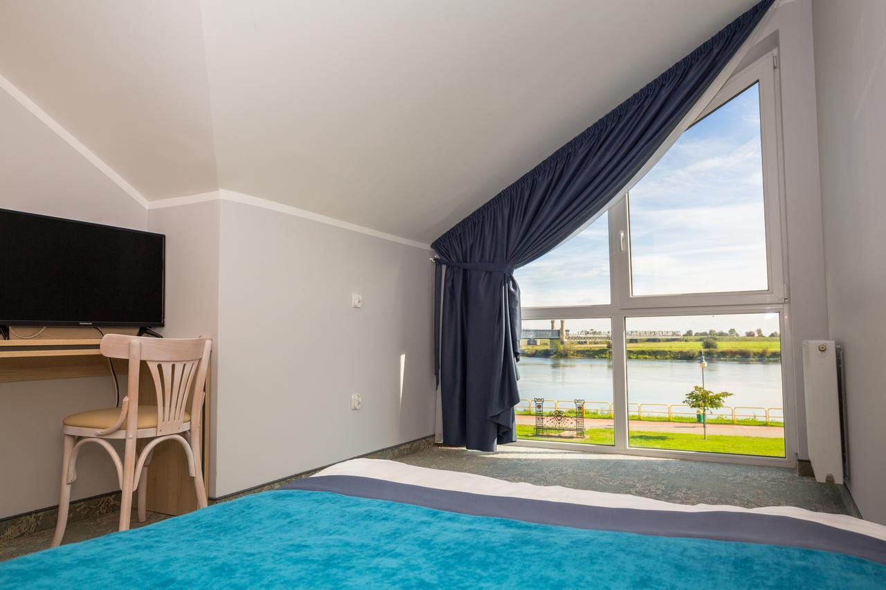 Hotel Vela Tczew Buitenkant foto